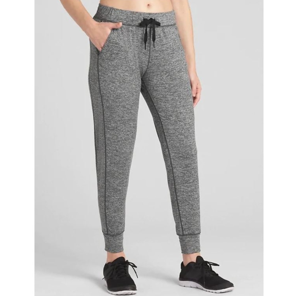 GAP Joggers in Brushed Tech Jersey